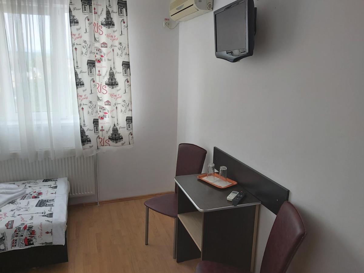 Târgu Jiu Hotel River מראה חיצוני תמונה