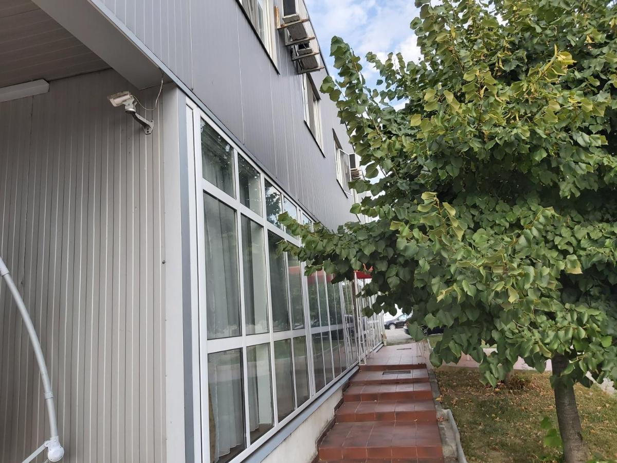 Târgu Jiu Hotel River מראה חיצוני תמונה