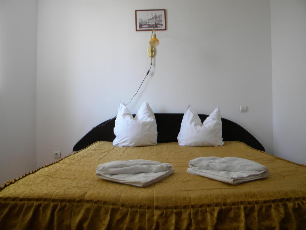 Târgu Jiu Hotel River חדר תמונה